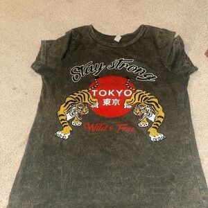 HRT & LUV - Stay Strong Tokyo women’s T-Shirt - Green size Med.